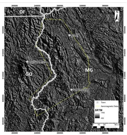 FIGURA 3.1 – Mapa do SRTM da área de estudo e polígono da área coberta pelo levantamento  magnetométrico aéreo