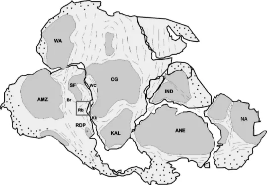 Figura 2.1-  Configuração pretérita do paleocontinente Gondwana com destaque para os principais  blocos  cratônicos  (escuro)  e  os  cinturões  móveis  (claros  tracejados)  correlacionáveis  entre  o  Leste  da  América  do  Sul  e  Oeste  da  África