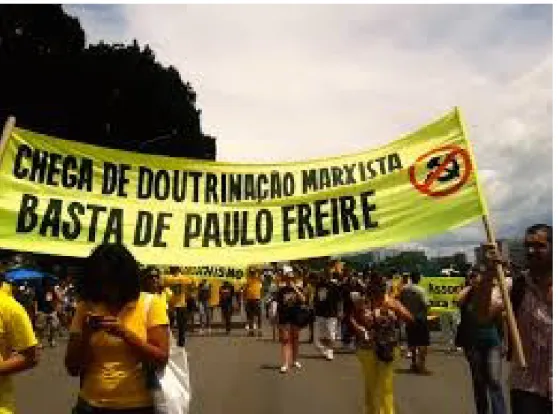 Figura 1: Manifestação Brasília pela destituição da legítima presidenta Dilma Rousseff, 2015 