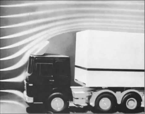 Figure 1.4 - Example of the effect of an aerodynamic add-on (cab-spoiler) in a truck (HUCHO,  1987).
