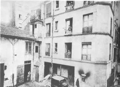 Figura 51 + Rua no bairro de Halles em  Paris. Resquícios medievais classificados  como bolsões insalubres em 1914 e de+