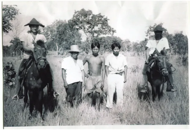 Figura 10: Fotografia que registra os indígenas Urbano e Francisco – caciques e  mediadores no período de conflito com fazendeiros pela demarcação da terra indígena 