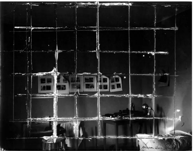 Fig: 14: Robert Frank, Studio, Mabou, impressão de gelatina de prata,  38,89 cm X  49,85cm, 2002