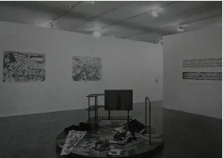Figura 15. Vista parcial da exposição. No meio, instalação de Franz Ackermann, No direction home,  2007