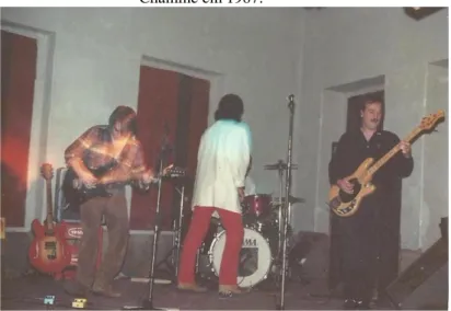 Foto 1: Coié Lacerda à esquerda tocando com o baixista Flavio  Chaminé em 1987. 