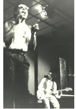 Foto 4: Nega Lu a frente e Coié ao fundo, na guitarra. Rabo de Galo,  1982. 