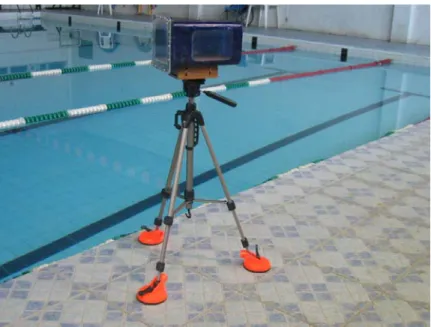 Figura 15 - Foto da caixa estanque como tripé para filmagem  subaquática fixada ao suporte 