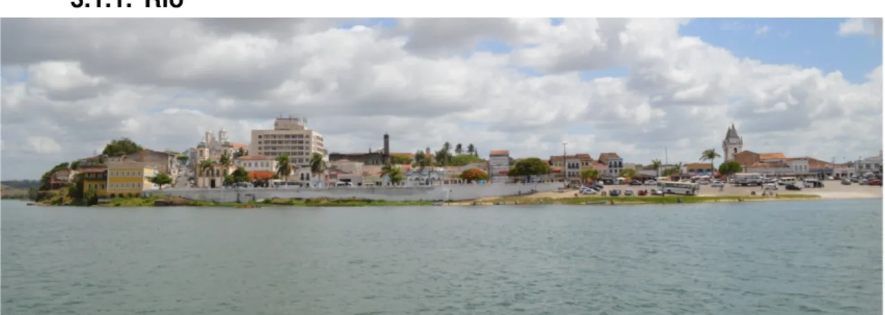 Figura 60: A cidade de Penedo vista do rio. Fonte: Louise Cerqueira, 2014. 