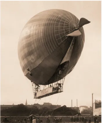 Figura 13 - O dirig´ıvel L´ ebaudy. Fonte: Mus´ ee de l’Air et de l’Espace / Le Bourget.