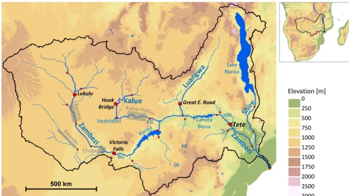 Figura 2: Bacia hidrográfica do rio Zambeze. Divisão da Bacia (a preto), rede fluvial (azul)