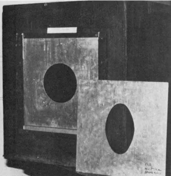 Figura 6 - A caixa de an´eis de fuma¸ca de Kelvin (incluindo r´egua de seis polegadas).
