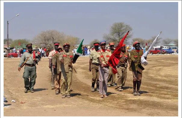 Fig. 5 - Marcia nell’ambito dell’omazemburukiro dell’Herero Day di Okahandja (21-22 agosto 2010) Foto dell’Autore