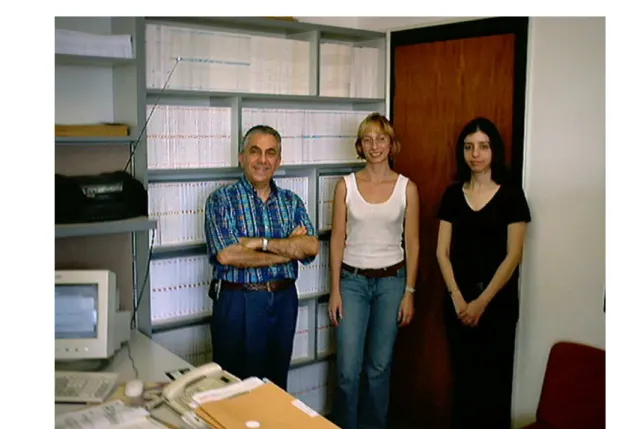 Foto 1 . Claudio Kater, Damaris Villela e Roberta Ferreira, no escritório editorial dos ABE&amp;M, em 06/12/2002