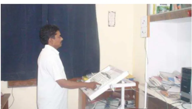 Figure 9 : Subject waiting for visual stimuli  Figure 10 depicts the same subject performing a  motor  action  in  response  to  a  supplied  visual  stimulus