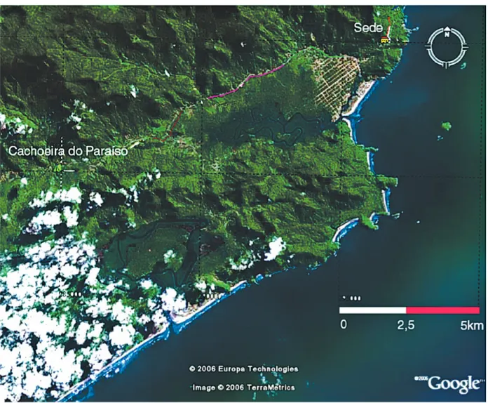 Figura 1- Visão aérea do Parque Estadual do itinguçu, indicando a localização da Cachoeira do Paraíso e também a estrada de acesso a partir do Guaraú, em  Peruíbe (fonte: www.google.com, acesso em 23/10/2006).