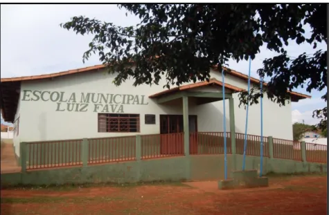 FOTO  3  -  Campo  Alegre  de  Goiás:  vista  parcial  da  Escola  Municipal  Luiz  Fava