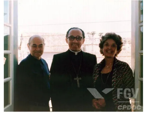 Figura 7. Tancredo Neves, Dom Lucas M. Neves e Risoleta Neves. São João  del  Rei,  1984