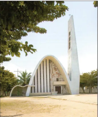 Figura 8 - Igreja da Manga, Projecto do Arquitecto João Garizo do Carmo   Fonte: Magalhães &amp; Gonçalves (2009).