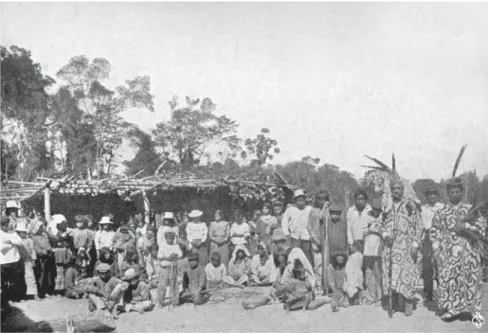 Figura 1: Trabalhadores piro na casa de Carlos Scharff em Curanjá, 1905.
