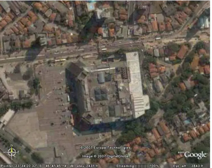 Figura 8   Shopping Eldorado – Vista aérea com área residencial no entorno (Fonte: google earth, 2007)