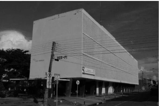 Figura 1.10: Fachada oeste do Edifício Chagas Rodrigues  –  Departamento de Estradas de Rodagem  (DER)