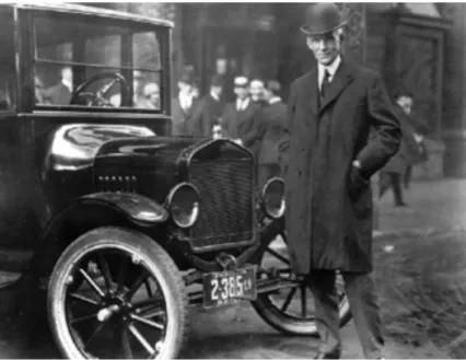 Foto 3: Henry Ford e seu veículo a gasolina