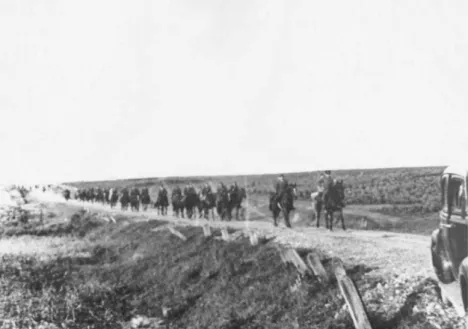 Fig. 2. The soviet cavalry on the march on the road in Bessarabia. June-July, 1940 