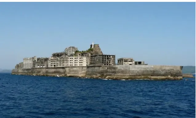 Fig. 4 - Ilha Hashima Island Comparada a um Navio de Guerra. 