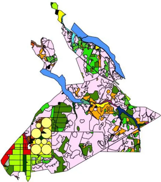 Fig.  3 Mapa  do  uso  do  solo  na  Charneca  da  Companhia  das  Lezírias  onde  se  localiza  o  transecto do Montado (círculo esquerdo) e da Galeria Ripícola (círculo direita)