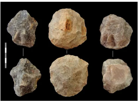 Fig. 6. Núcleos com debitagem centrípeta bifacial. 