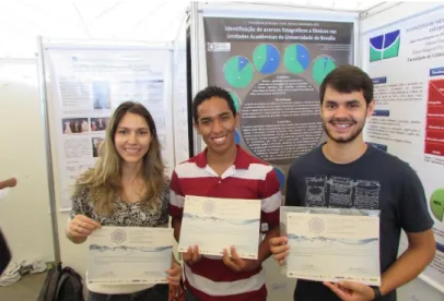 FIGURA 2: ESTUDANTES DE INICIAÇÃO CIENTÍFICA – NAIARA RIBEIRO, BRUNO CHAVES E ALEF FERREIRA – APRESENTANDO OS  RESULTADOS DA PESQUISA REALIZADA POR ELES NA UNIVERSIDADE NO CONGRESSO DE INICIAÇÃO CIENTÍFICA DA UNB DE 2015