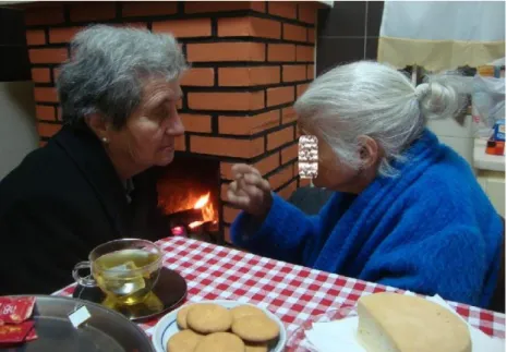 Figura 27 - Com 102 anos, entusiasmadíssima a contar as suas histórias de vida. Alguém lhe  estava a prestar muita atenção!..