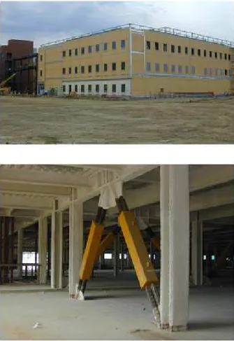 Figura 2.7 - Fotos de (a) Hospital Santa Clara Medical Center em construção; (b) vista close- close-up dos buckling-restrained braces (BRBs) instalados 