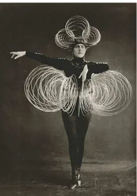 Figura 2 - Oskar Schlemmer. Balé Triádico, 1922. 