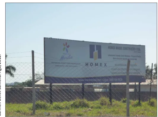 Foto 1 - Placa de empreendimento da Homex Brasil no município de Marília (Estado de São Paulo) 