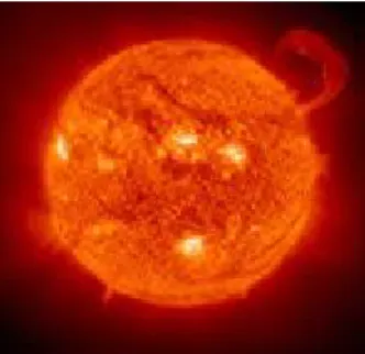 Fig. 12. Fotografia do Sol, onde se podem ver as protuberâncias e as manchas solares.