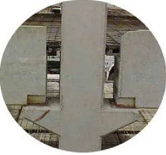 Figura 2-23 - Detalhe de uma ligação viga-pilar com chapa soldada e utilização de espaçamento  entre viga e pilar [T&amp;A]