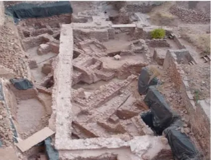 Figura 1 - Vista geral das escavações arqueológicas do Castelo de Castro Marim,  Sector 1, sentido SE-NO