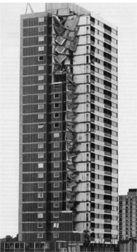 Figura 3.21: Colapso progressivo de painéis de fachada em “Ronan Point”, Londres, 1968 [ELLIOTT,  2005]
