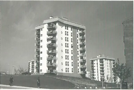 Figura 4 - Nuno Teotónio Pereira, Nuno Portas e António Pinto de Freitas, planta tipo das torres  dos Olivais Norte (1957-1968)