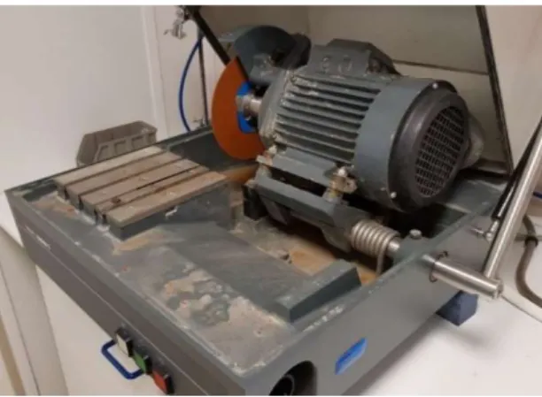 Figure 18 - The equipment Struers Labotom-3 used to separate the deposited material from the substrate