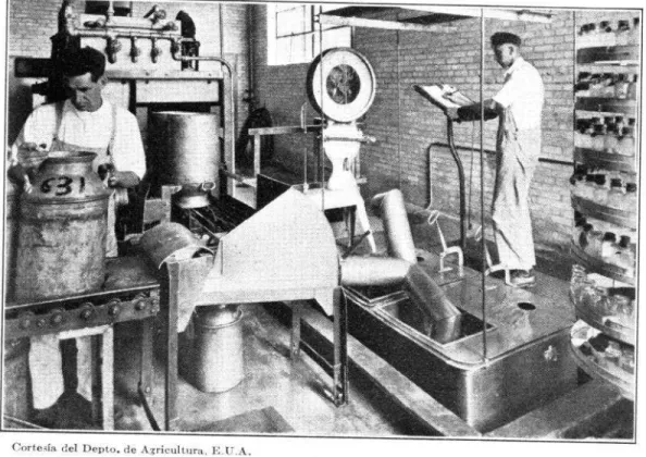 FIG.  l.-Recibo  de  la  leche  en  la  planta. 