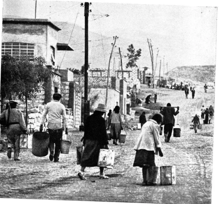 FIGURA  6  -  Perú.  Abastecimiento  de  agua  en  pequeña  cantidad. 