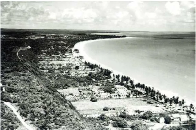 Figura 7: Vista aérea da praia do Cabo Branco em João Pessoa da década de 1960. Foto: Fernando Moura.