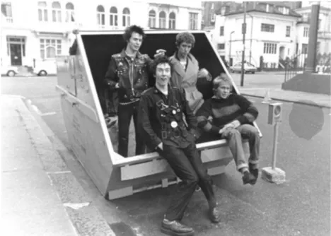 Figura 5: Sex Pistols em Londres, 1971  Fonte: https://www.last.fm/music/Sex+Pistols/+im