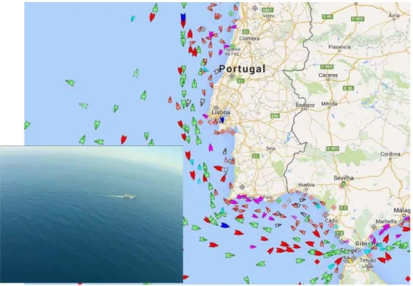 Figura 9 – Corredores de navegação marítima ao largo da costa portuguesa, vendo-se uma imagem da  deteção e localização de cargueiro navegando naqueles corredores (40km da costa), obtida a partir de um 