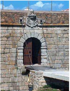 Figura 129. Portão de armas do Forte de São Francisco Xavier do Queijo. 