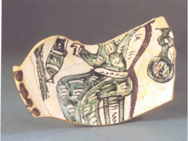 Figura 6. Taça do sedente em verde e manganês proveniente das escavações do Castelo de  Palmela dirigidas por Isabel Cristina Fernandes