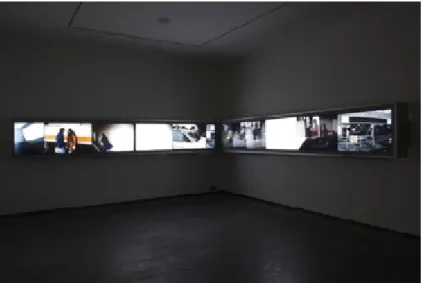 Fig. 4: A Partial Account, 1997. Transparências em caixas de luz. Dim: 56 x 402,4 cm. Helga de Alvear  Collection, Madrid.