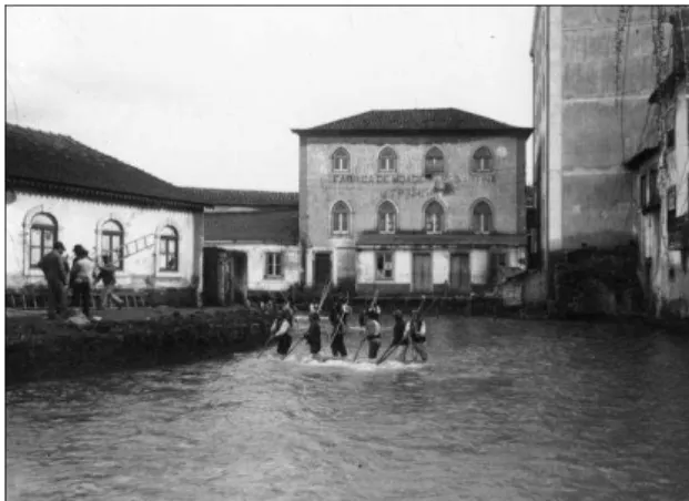 Figura 5  –  Casa da Turbina ainda sem silo,  moagem A Nabantina e A Portuguesa, [início do  século XX]; Arquivo fotográfico Silva Magalhães - 